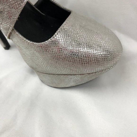 NWOT QUPID Strap Stiletto Silver Sparkle Zip 6.5 - Picture 6 of 8